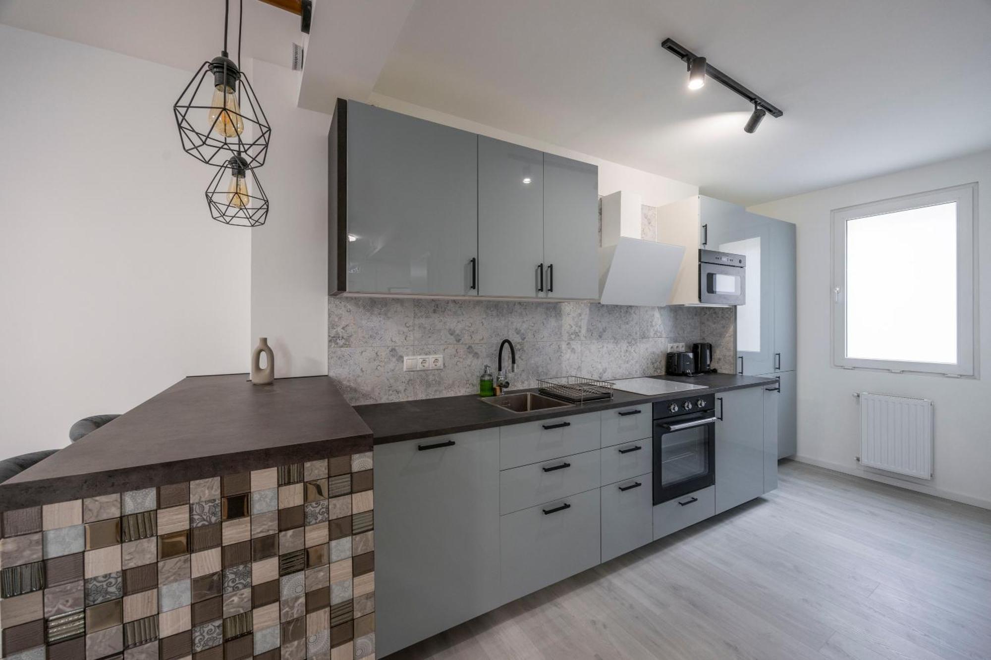 Erzsebet 35 * Budapest